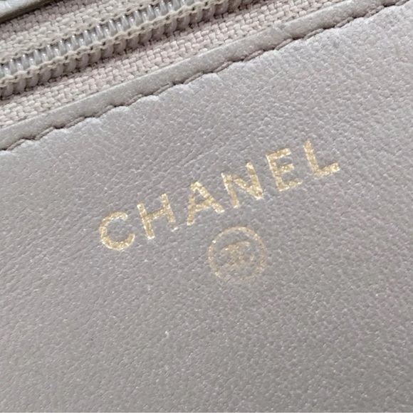 CHANEL STUDDED LEATHER WOC Shoulder/Crossbody Bag GHW - Picture 11 of 12